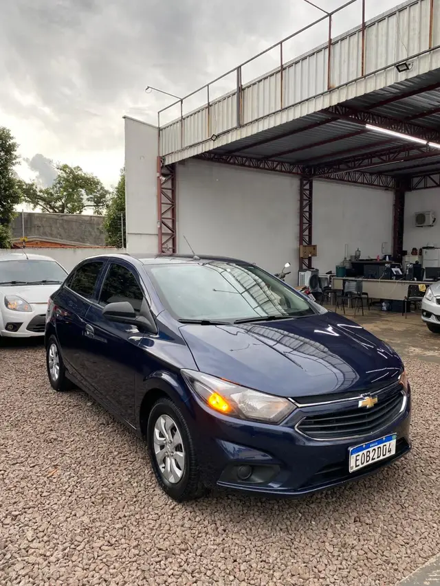 Carro Chevrolet Onix 2020 1.0 (Flex)