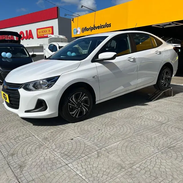 Carro Chevrolet Onix Plus 2025 LT 1.0