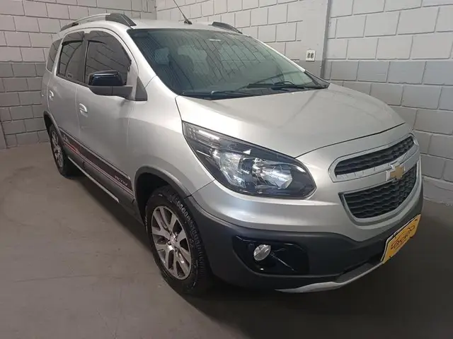 Carro Chevrolet Spin 2016 Activ 1.8 (Flex)