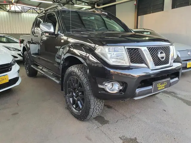 Carro Nissan Frontier 2014 2.5 TD CD 4x4 SL (Aut)