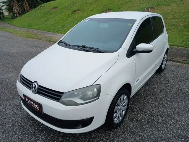 Carro Volkswagen Fox 2014 1.0 TEC Seleção (Flex)