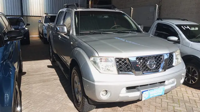 Carro Nissan Frontier 2012 LE 4x4 2.5 16V (cab. dupla) (aut)