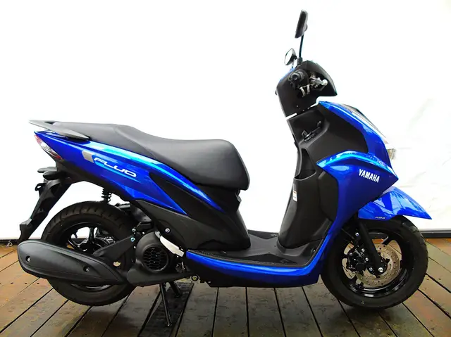 Moto Yamaha Fluo 2026 Hybrid Connected