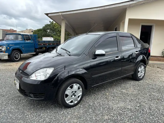 Carro Ford Fiesta Sedan 2007 1.6 (Flex)