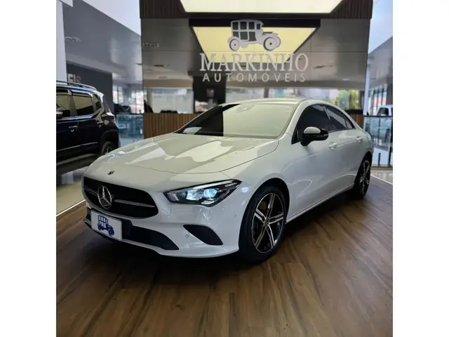 Carro Mercedes-Benz CLA 250  2022 2.0 CGI Gasolina 4MATIC (Aut)