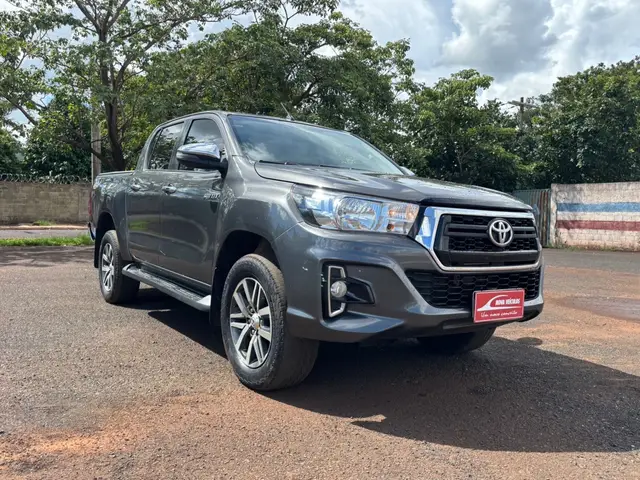 Carro Toyota Hilux Cabine Dupla 2020 Hilux 2.8 TDI SRV CD 4x4 (Aut)