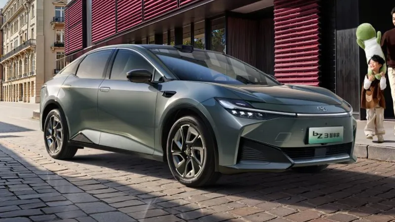  Toyota BZ3 é Corolla elétrico tamanho G com bateria de BYD e preço de Kwid