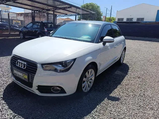 Carro Audi A1 2013 1.4 TFSI Sportback Attraction S Tronic