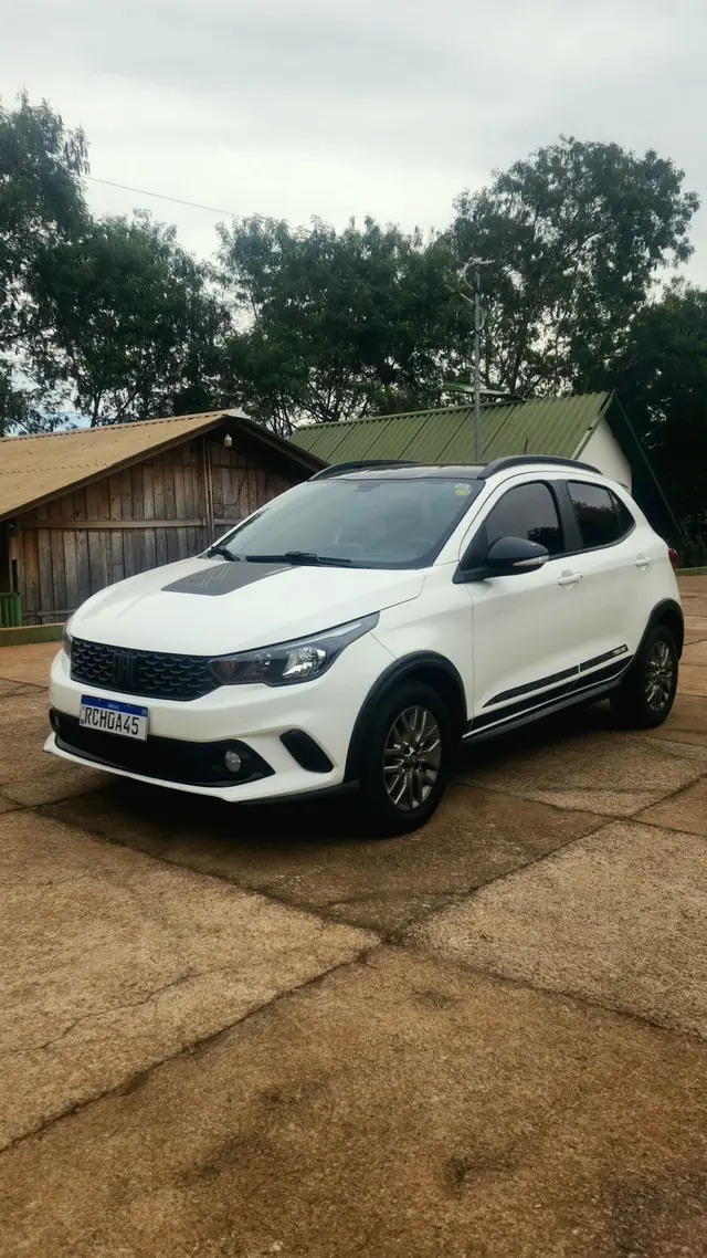 Carro Fiat Argo 2022 Trekking 1.3 (Flex)