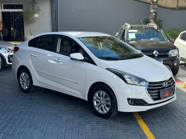Carro Hyundai HB20S 2018 1.6 Comfort Plus (Flex)