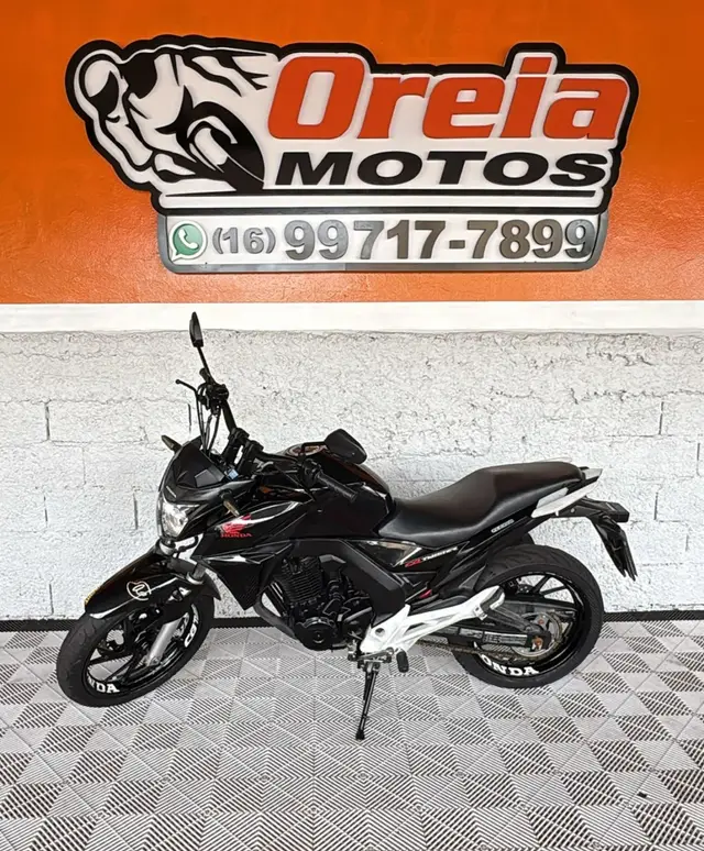 Moto Honda CB 250F Twister 2016 Standard