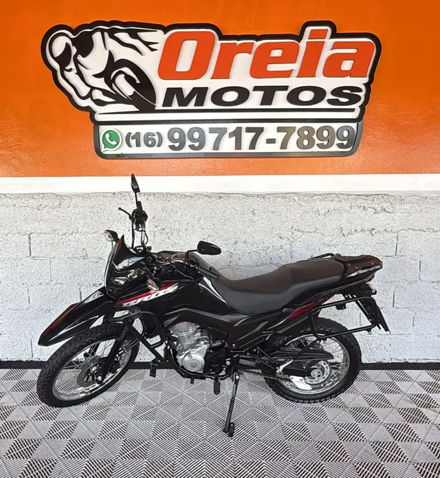 Moto Honda NXR 160 2025 Bros CBS