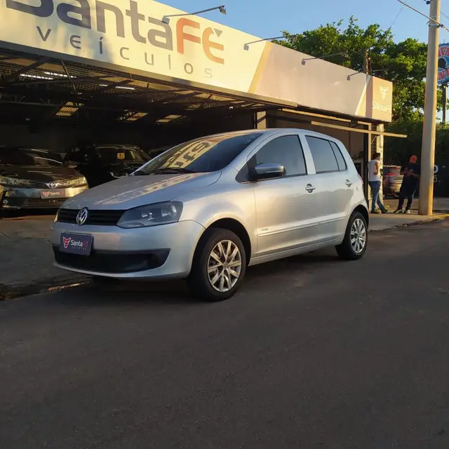 Carro Volkswagen Fox 2011 1.0 8V (Flex) 4p