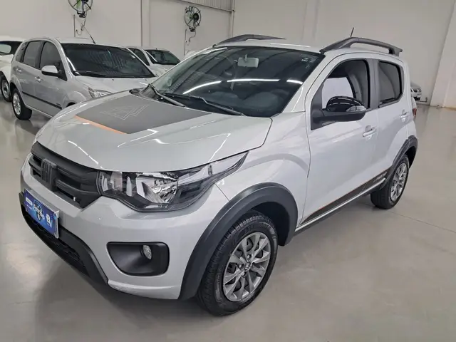 Carro Fiat Mobi 2025 Trekking 1.0