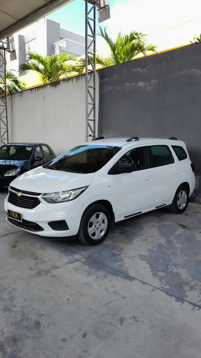 Carro Chevrolet Spin 2020 LS 1.8 5S (Flex)