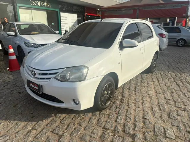 Carro Toyota Etios 2017 XS 1.5 (Aut) (Flex)