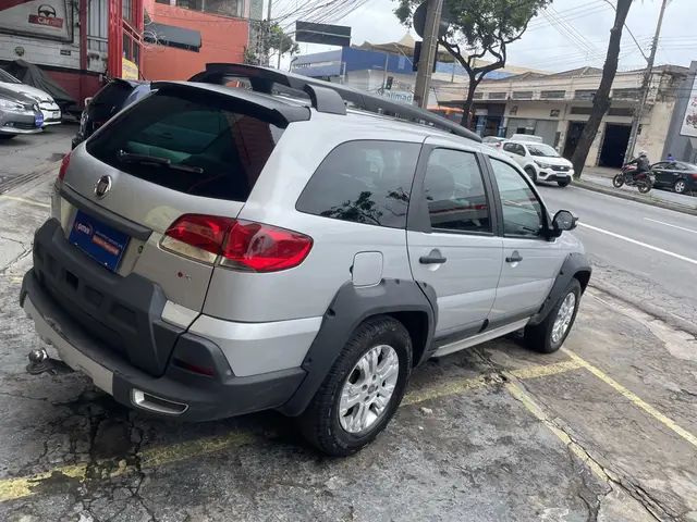 Carro Fiat Palio Weekend 2010 Adventure 1.8 8V (Flex)