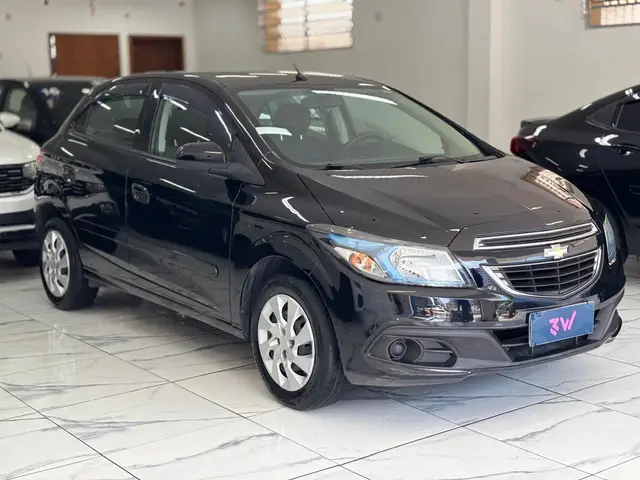 Carro Chevrolet Onix 2013 1.4 LT SPE/4