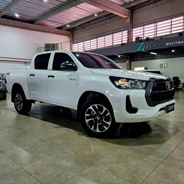 Carro Toyota Hilux Cabine Dupla 2024 STD Power Pack 4x4 2.8 Diesel