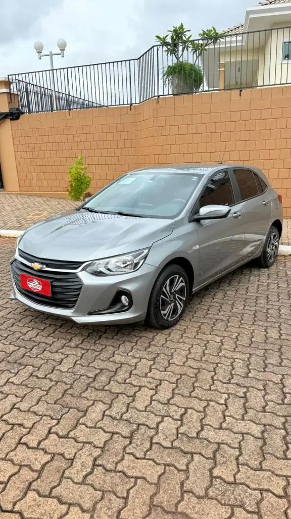 Carro Chevrolet Onix 2025 LT 1.0