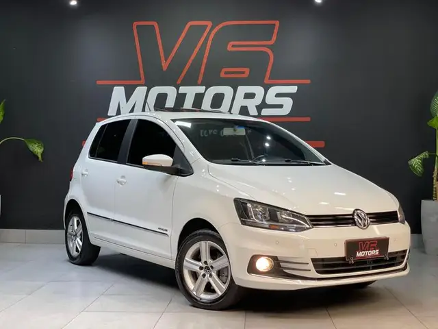 Carro Volkswagen Fox 2015 Highline I-Motion 1.6 16v MSI (Flex)