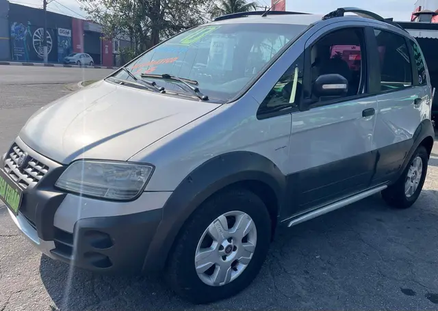 Carro Fiat Idea 2010 Adventure 1.8 Dualogic (Flex)