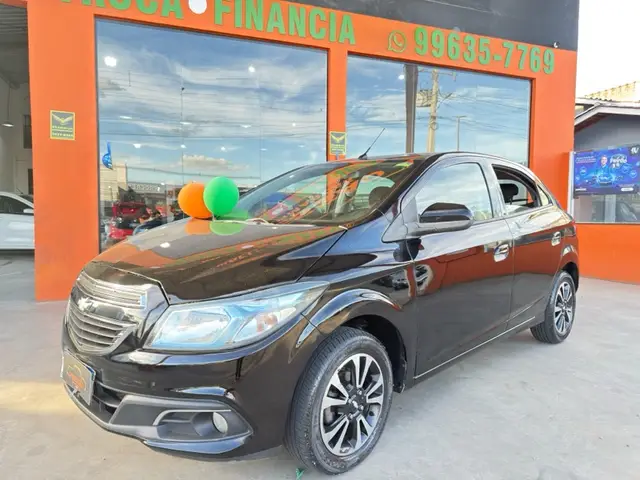 Carro Chevrolet Onix 2014 HATCH LTZ 1.4 8V FlexPower 5p Mec.