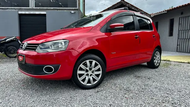 Carro Volkswagen Fox 2014 1.0 TEC (Flex) 4p