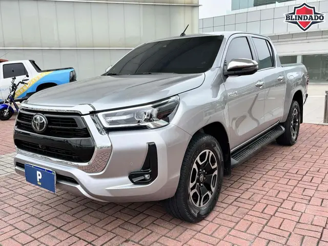 Carro Toyota Hilux Cabine Dupla 2023 SRX Limited 4x4 2.8 Diesel
