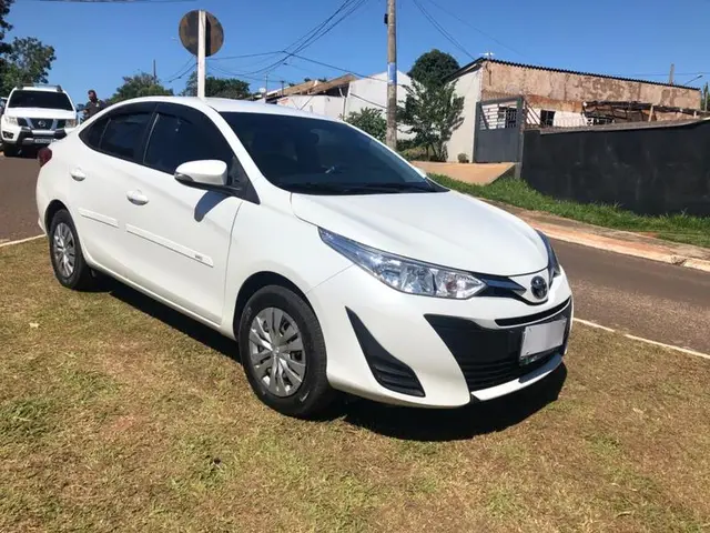 Carro Toyota Yaris Sedan 2021 1.5 XL Live CVT (Flex)