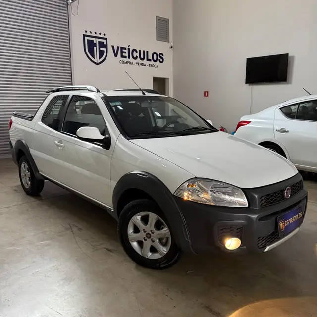 Carro Fiat Strada 2018 Hard Working 1.4 (Flex) (Cabine Dupla)