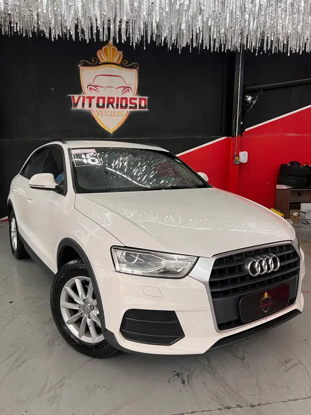 Carro Audi Q3 2016 1.4 TFSI Ambiente S Tronic