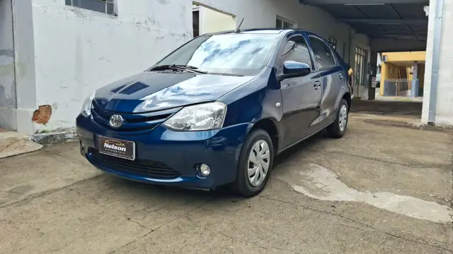 Carro Toyota Etios Sedan 2017 X 1.5 (Flex)