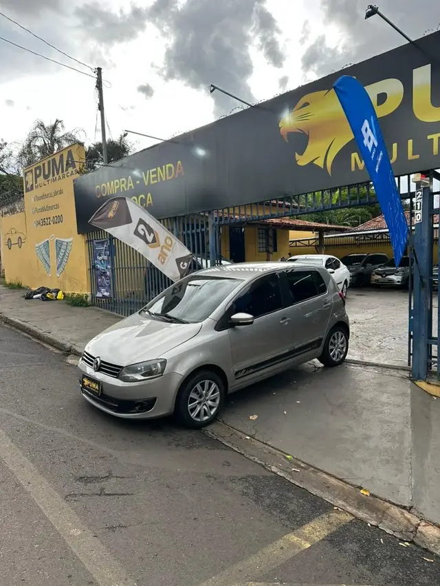 Carro Volkswagen Fox 2013 1.0 VHT (Flex) 4p