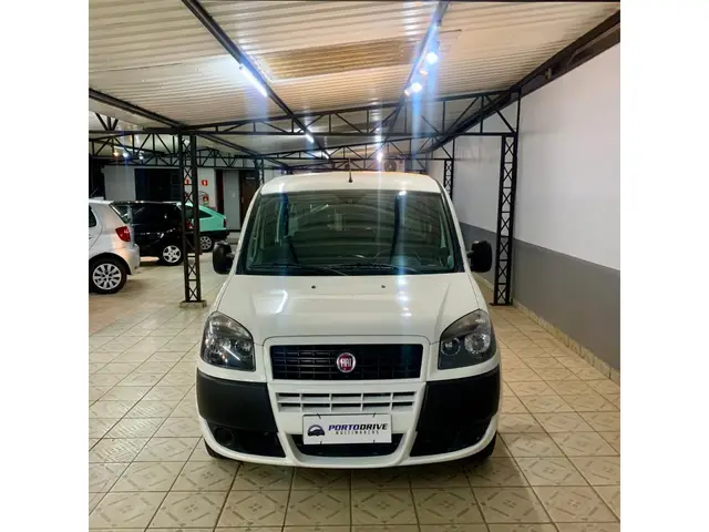 Carro Fiat Doblò 2020 Essence 1.8 16V (Flex)