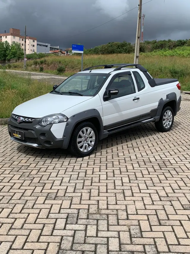 Carro Fiat Strada 2015 Adventure 1.8 16V (Flex) (Cabine Dupla)