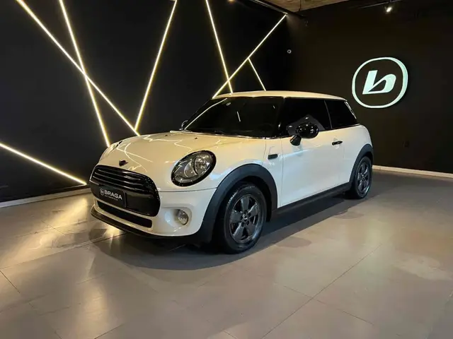 Carro MINI One 2015 1.2 Turbo