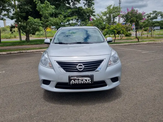 Carro Nissan Versa 2013 1.6 16V SV (Flex)