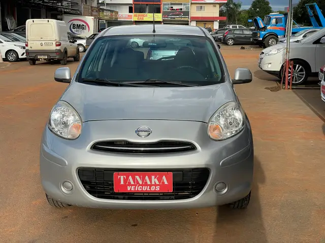 Carro Nissan March 2013 1.0 16V S (Flex)