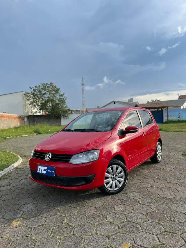 Carro Volkswagen Fox 2014 1.0 TEC (Flex) 4p