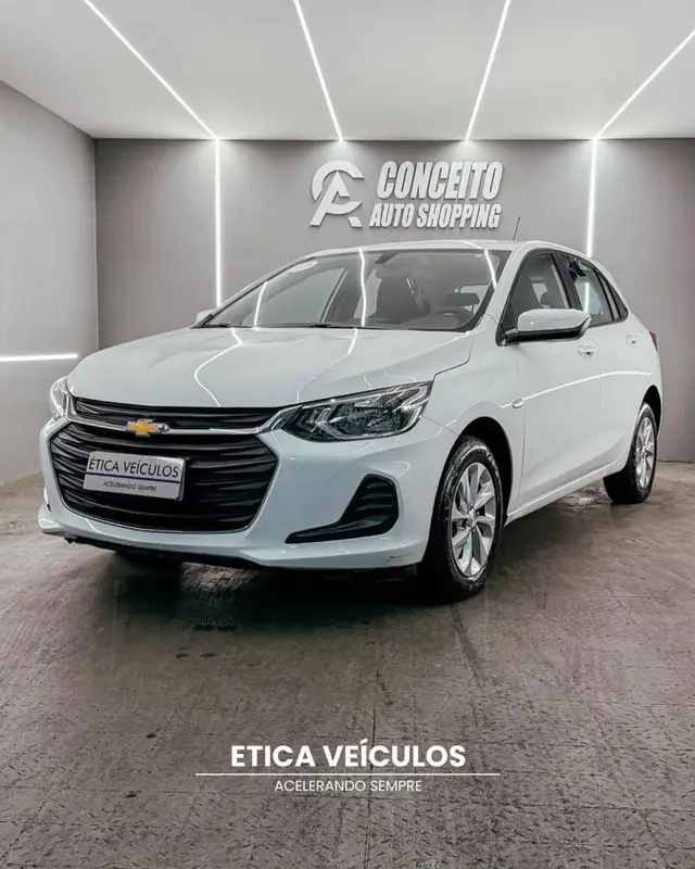 Carro Chevrolet Onix 2022 LT 1.0