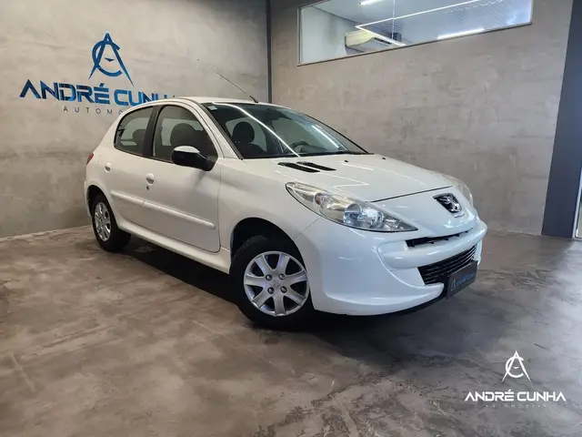Carro Peugeot 207 2014 Hatch Active 1.4 (Flex)