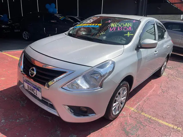 Carro Nissan Versa 2016 1.0 12V (Flex)