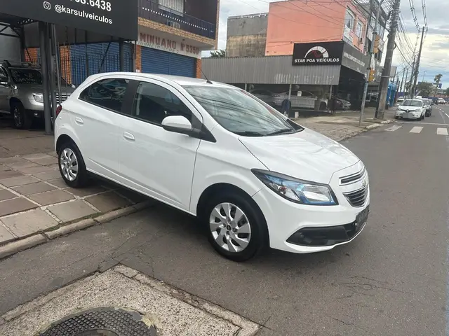 Carro Chevrolet Onix 2015 1.4 LT SPE/4