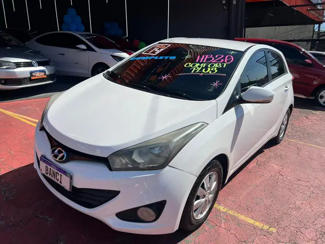 Carro Hyundai HB20 2014 1.0 Copa do Mundo (Flex)