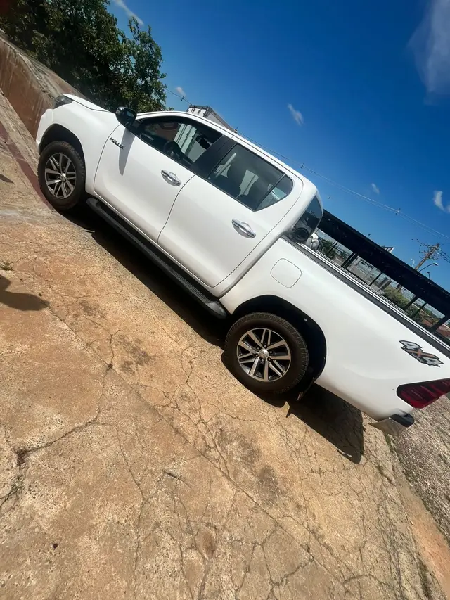 Carro Toyota Hilux Cabine Dupla 2019 Hilux 2.8 TDI SRV CD 4x4 (Aut)