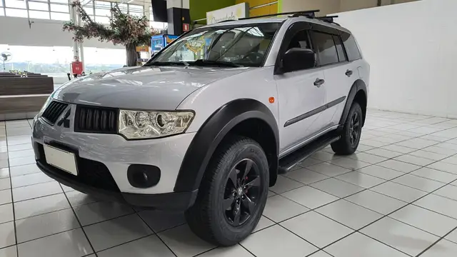 Carro Mitsubishi Pajero Dakar 2013 3.2 4WD (Aut)