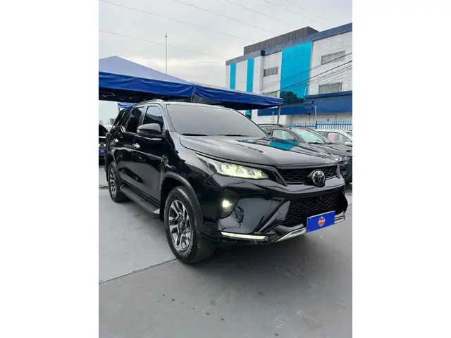 Carro Toyota SW4 2023 Diamond  2.8 turbodiesel 7L 4x4 (Aut)