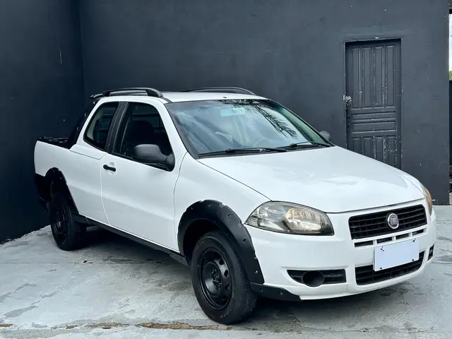 Carro Fiat Strada 2013 Working Celeb.1.4 Fire Flex 8V CD