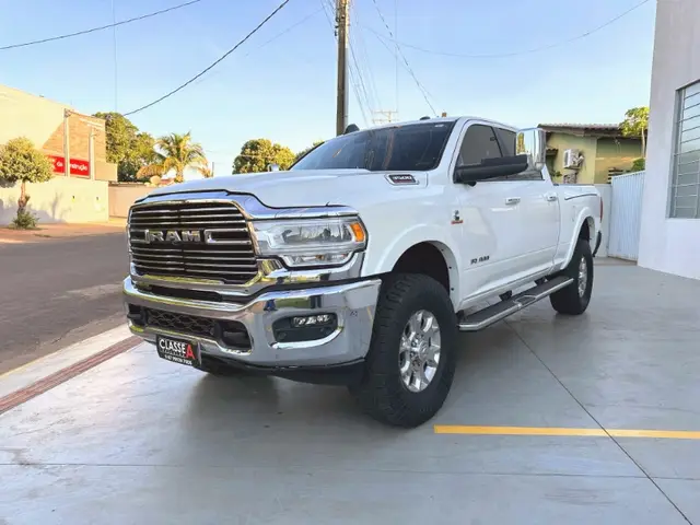 Carro Ram 3500 2022 Laramie 6.7